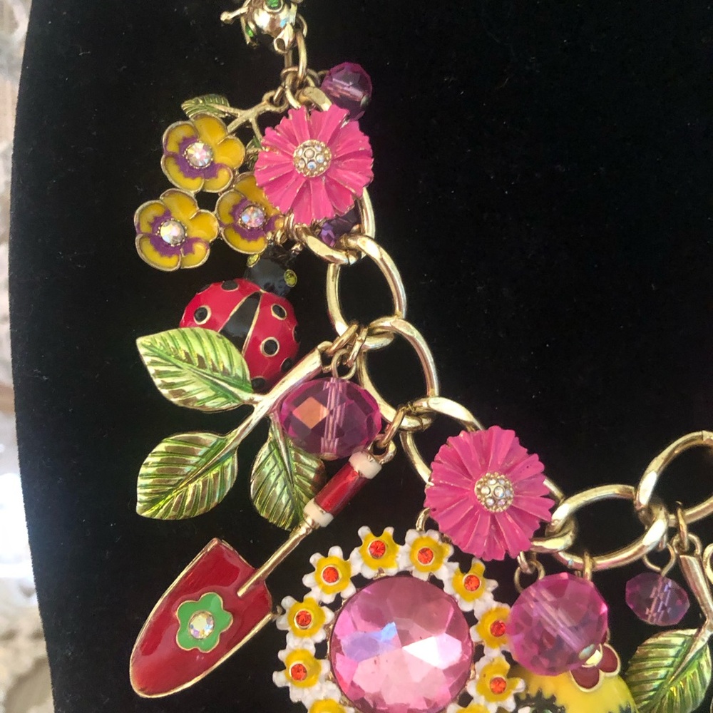 NWT Vintage Betsey Johnson Yellow Chick Charm Necklace with Pink Accents - Picture 3 of 6